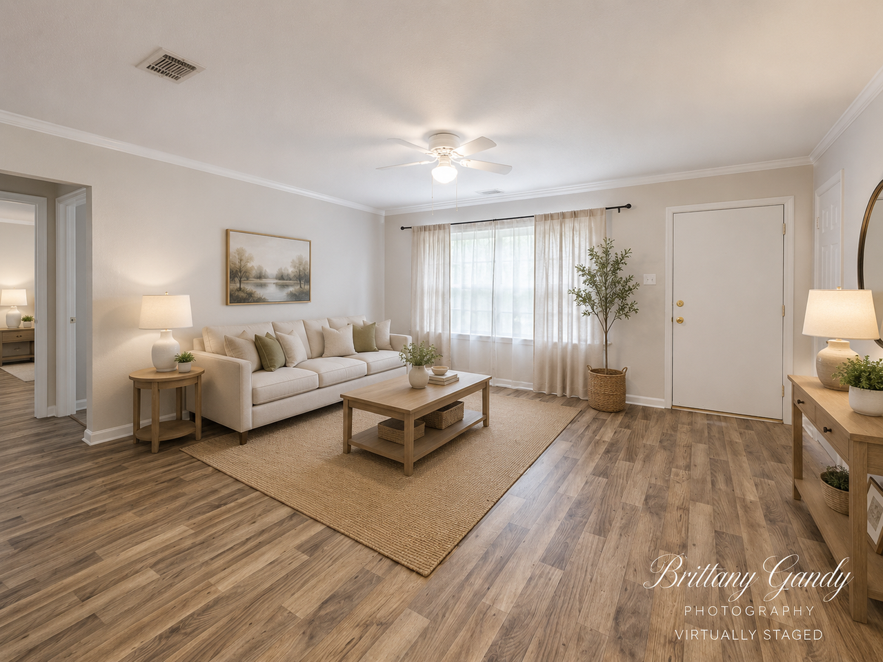 1504 Leslie St - Photo 3 of 11