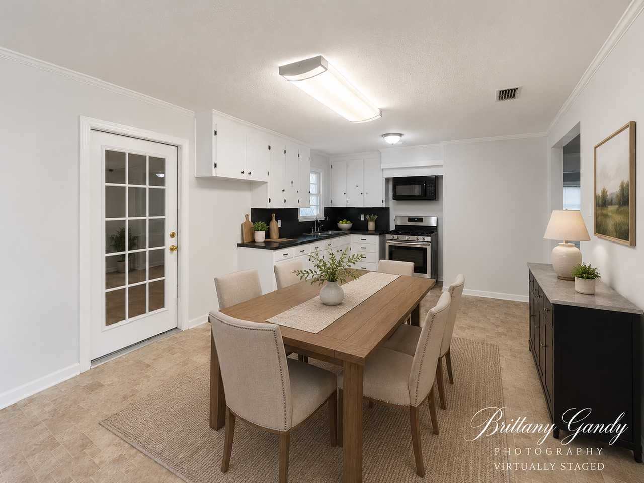 1504 Leslie St - Photo 4 of 11