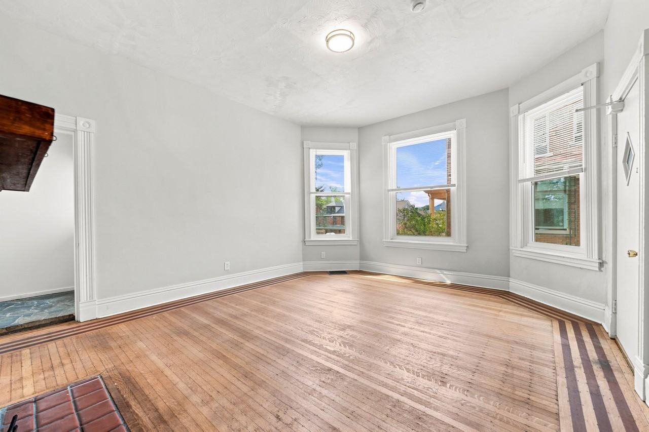 67 Oregon Avenue - Photo 4 of 40