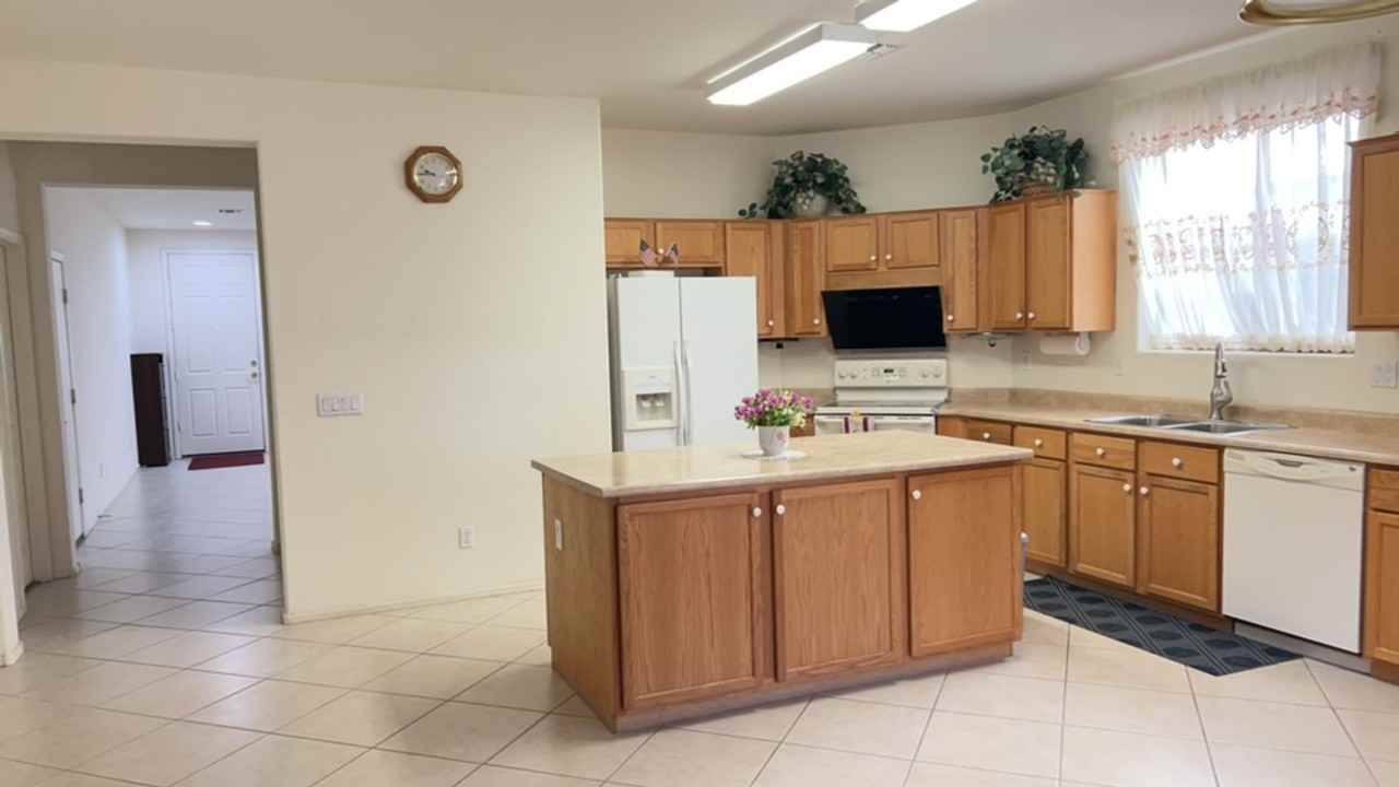 3860 E Battala Ave - Photo 3 of 6