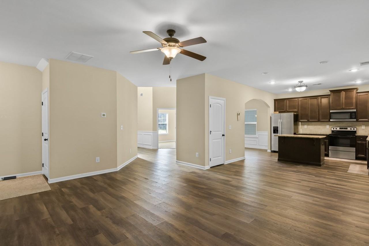 1000 Gwynnes Way - Photo 3 of 45
