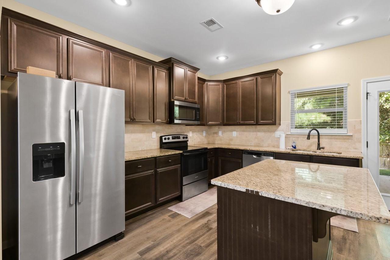 1000 Gwynnes Way - Photo 4 of 45