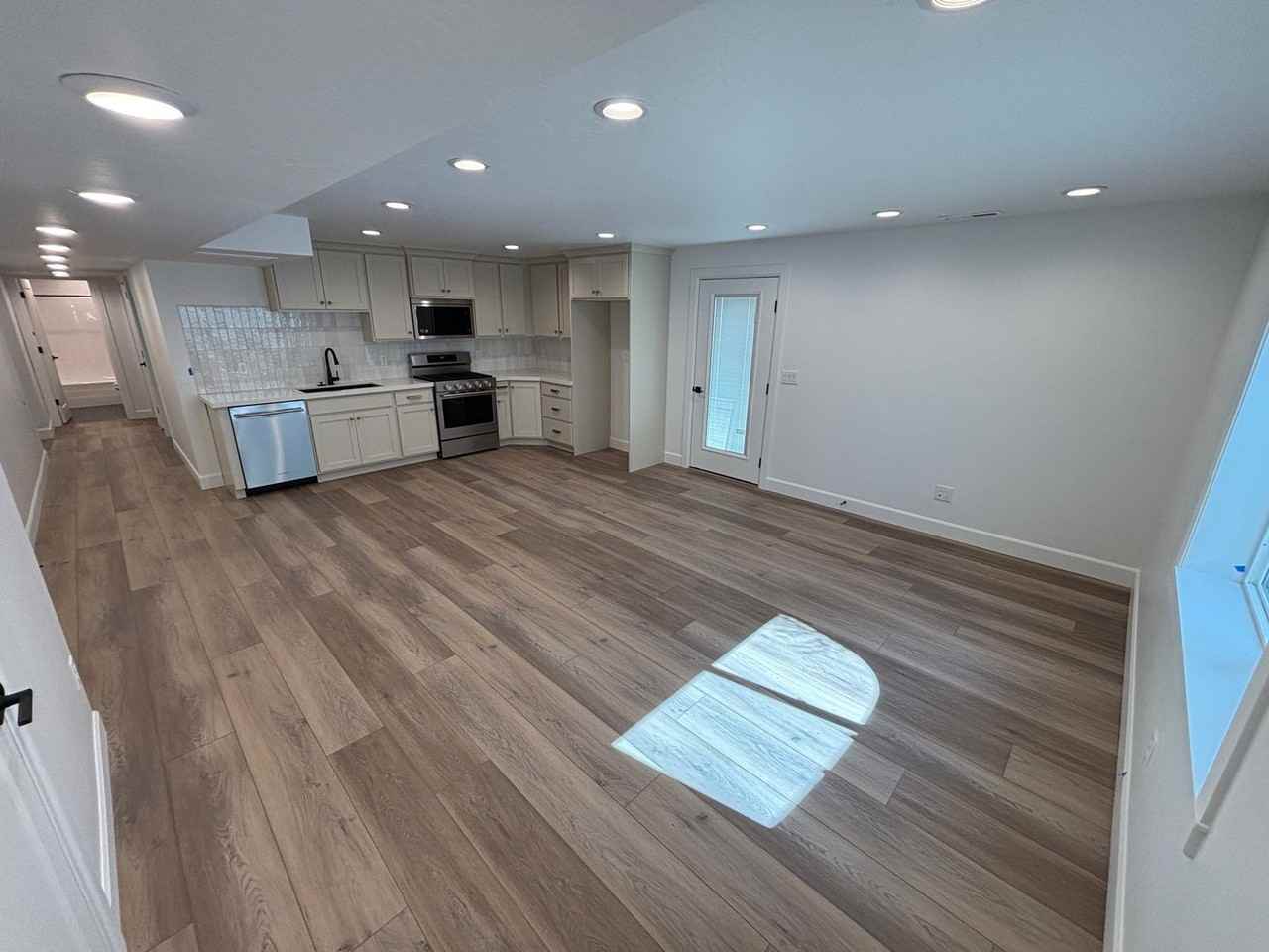 1063 W Chokecherry St - Photo 3 of 13