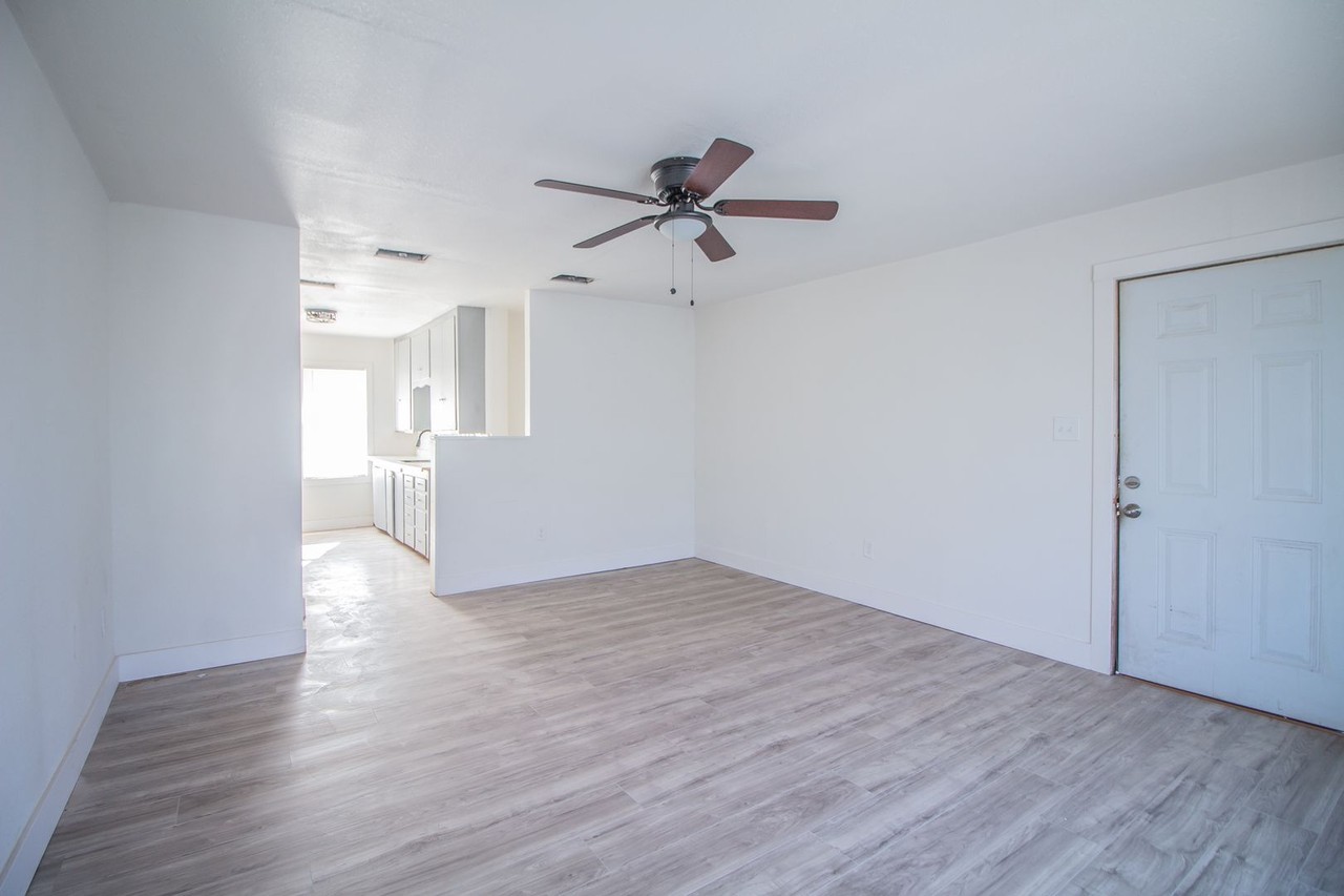 DH 302 Avenue U - Photo 2 of 13