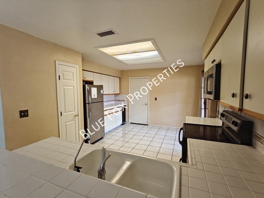 131 E Horizon Cir - Photo 3 of 35