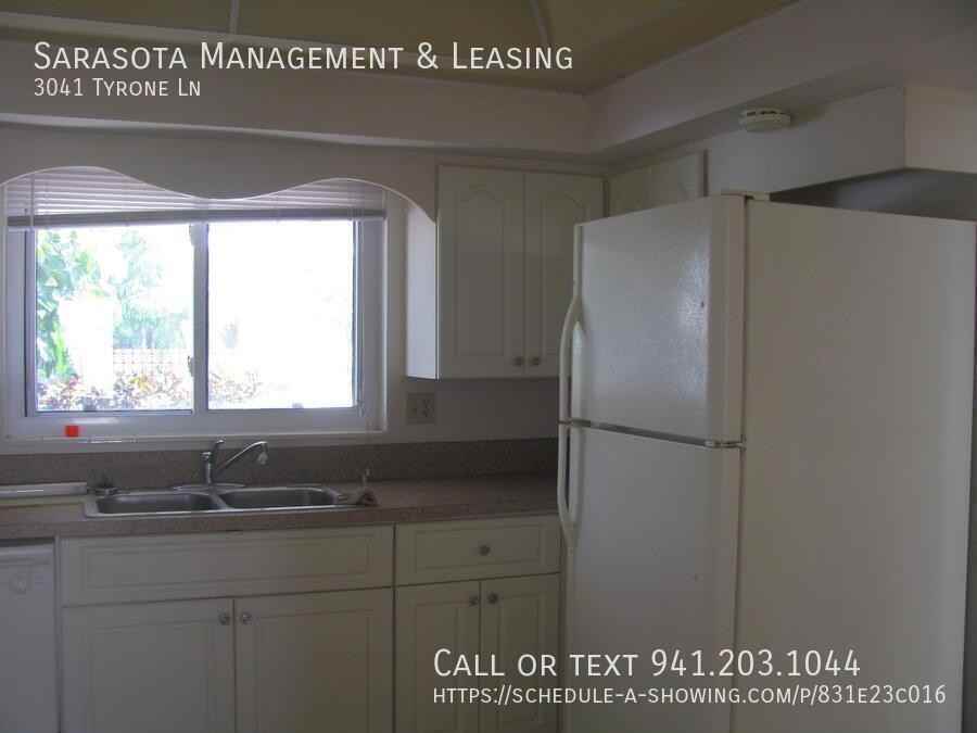 3041 Tyrone Ln - Photo 5 of 9