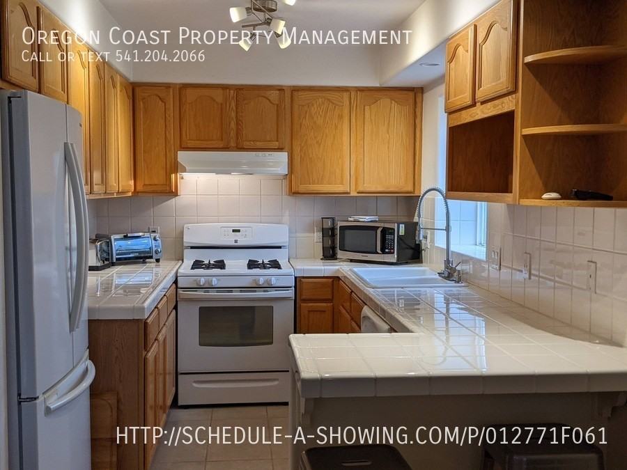 912 Sw Bay View Ln - Photo 7 of 17
