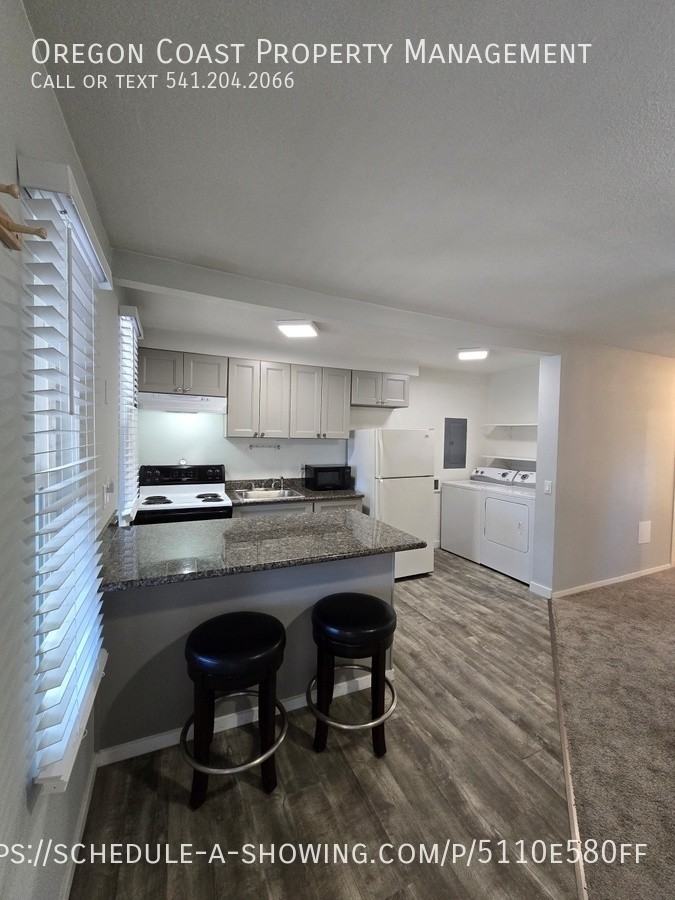215 Nw Sunset St #2 - Photo 4 of 24