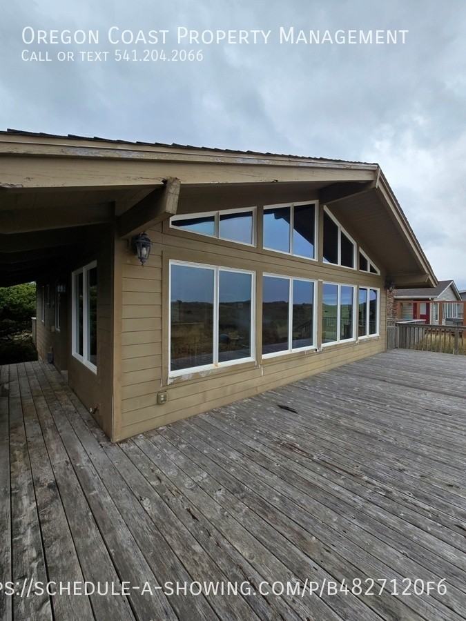 1902 Nw Oceania Dr - Photo 2 of 50