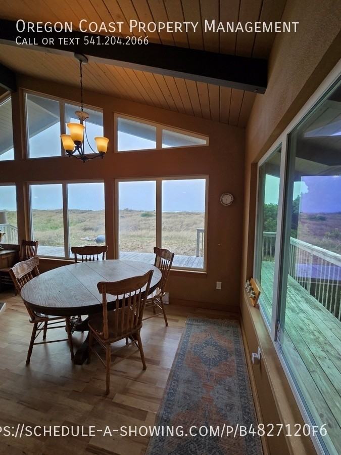 1902 Nw Oceania Dr - Photo 4 of 50