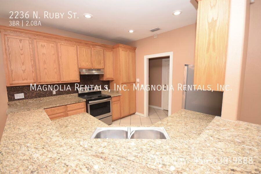 2236 N Ruby St - Photo 7 of 22