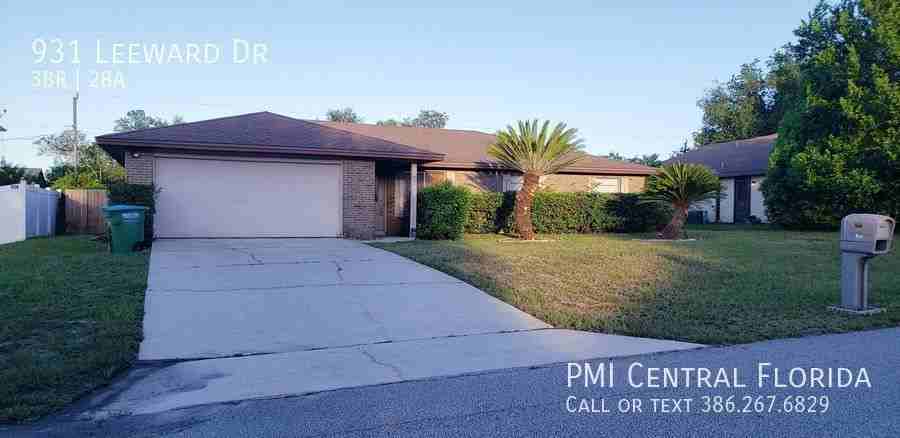931 Leeward Dr - Photo 2 of 25