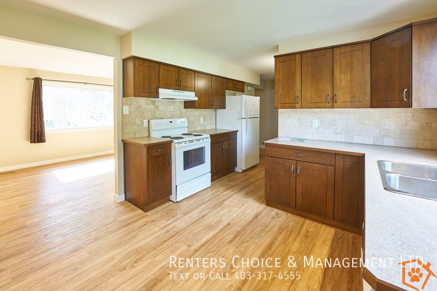 807 7a Ave N - Photo 5 of 15