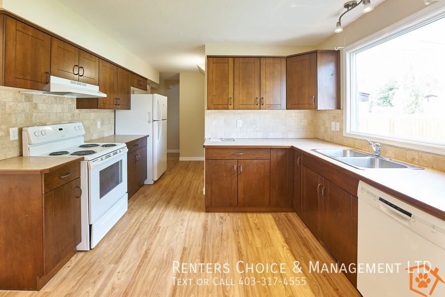 807 7a Ave N - Photo 6 of 15