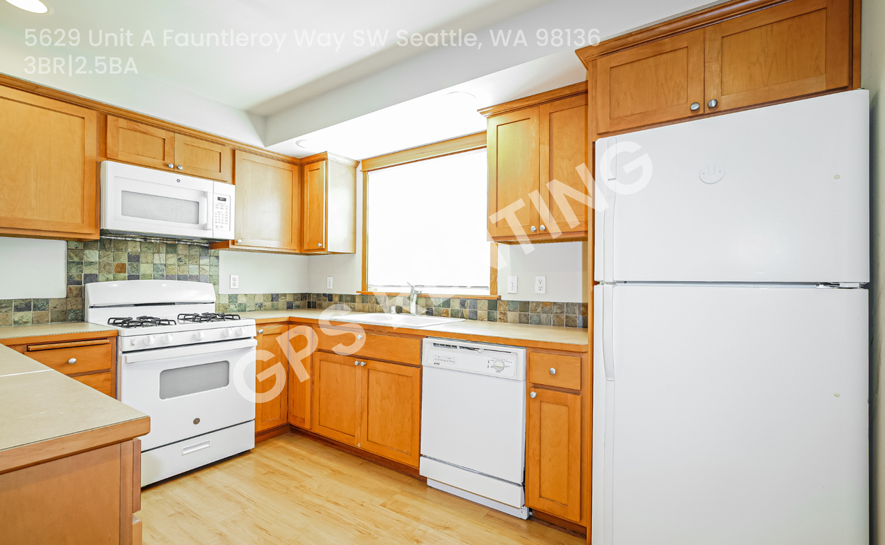 5629 Fauntleroy Way Sw #A - Photo 6 of 15