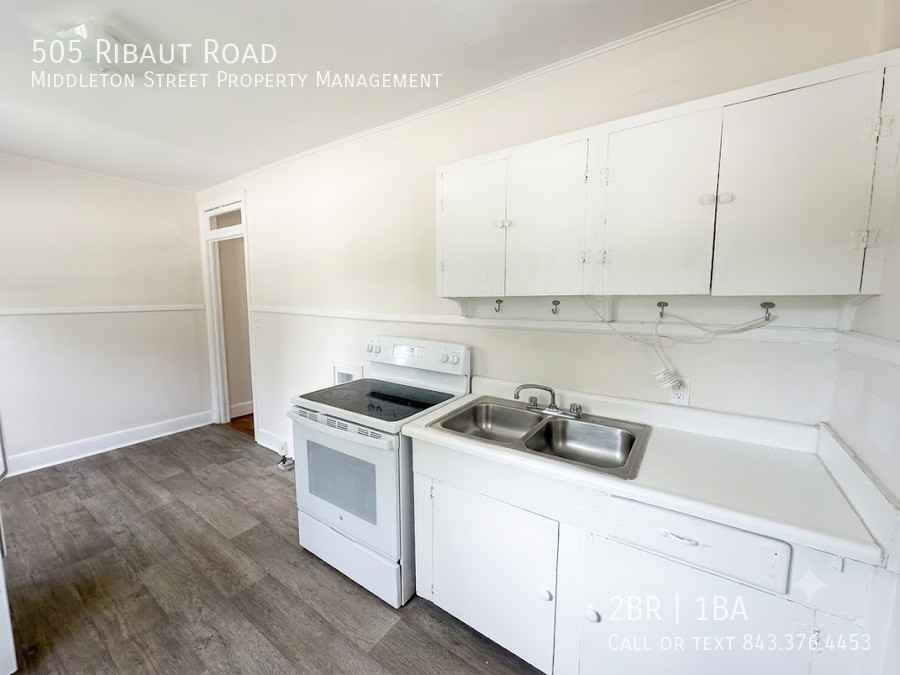 505 Ribaut Rd - Photo 6 of 16