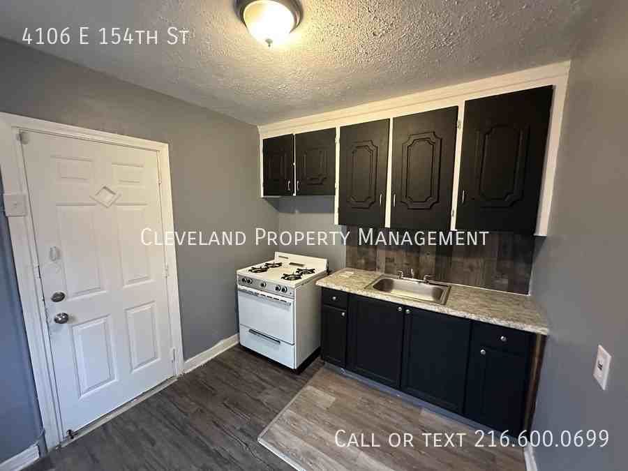 4106 E 154th St - Photo 3 of 7