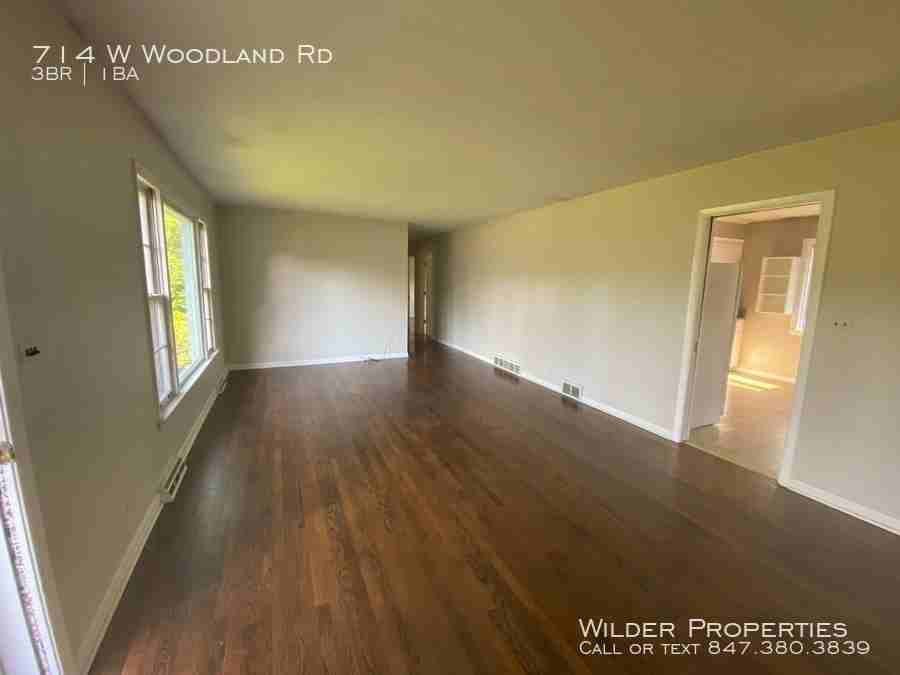 714 W Woodland Rd - Photo 2 of 7