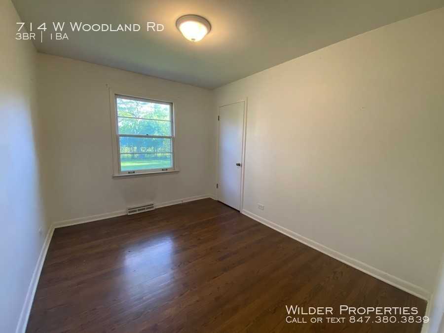 714 W Woodland Rd - Photo 6 of 7