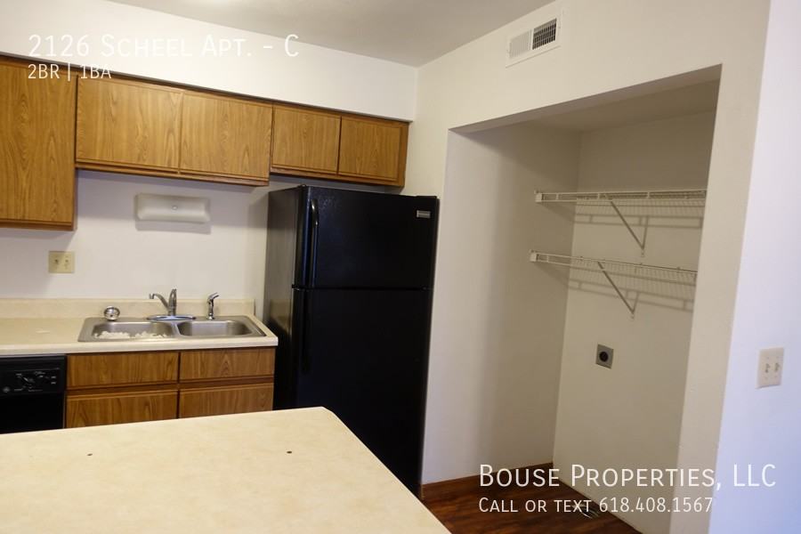 2126 2126 Scheel Apt. #C - Photo 2 of 5