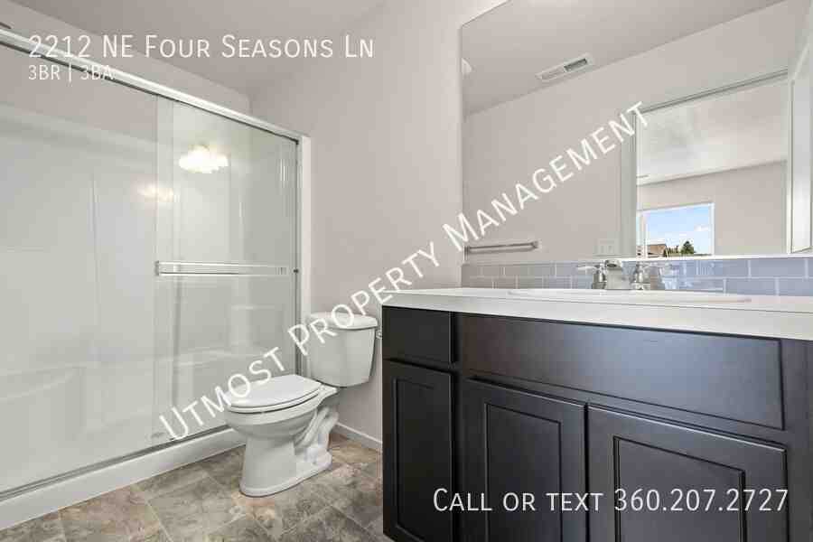 2212 Ne Four Seasons Ln - Photo 3 of 10