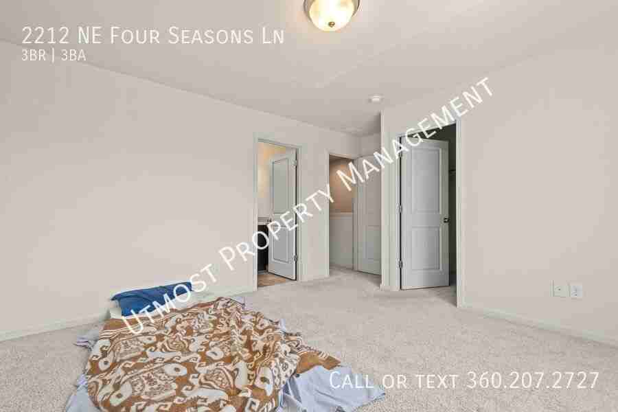 2212 Ne Four Seasons Ln - Photo 7 of 10