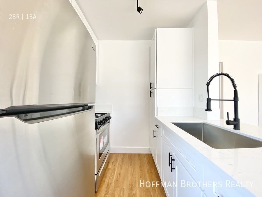 1552 2nd Ave #6 - Photo 3 of 9