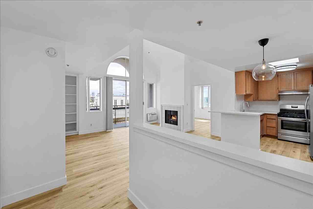 1785 Beloit Ave - Photo 3 of 39