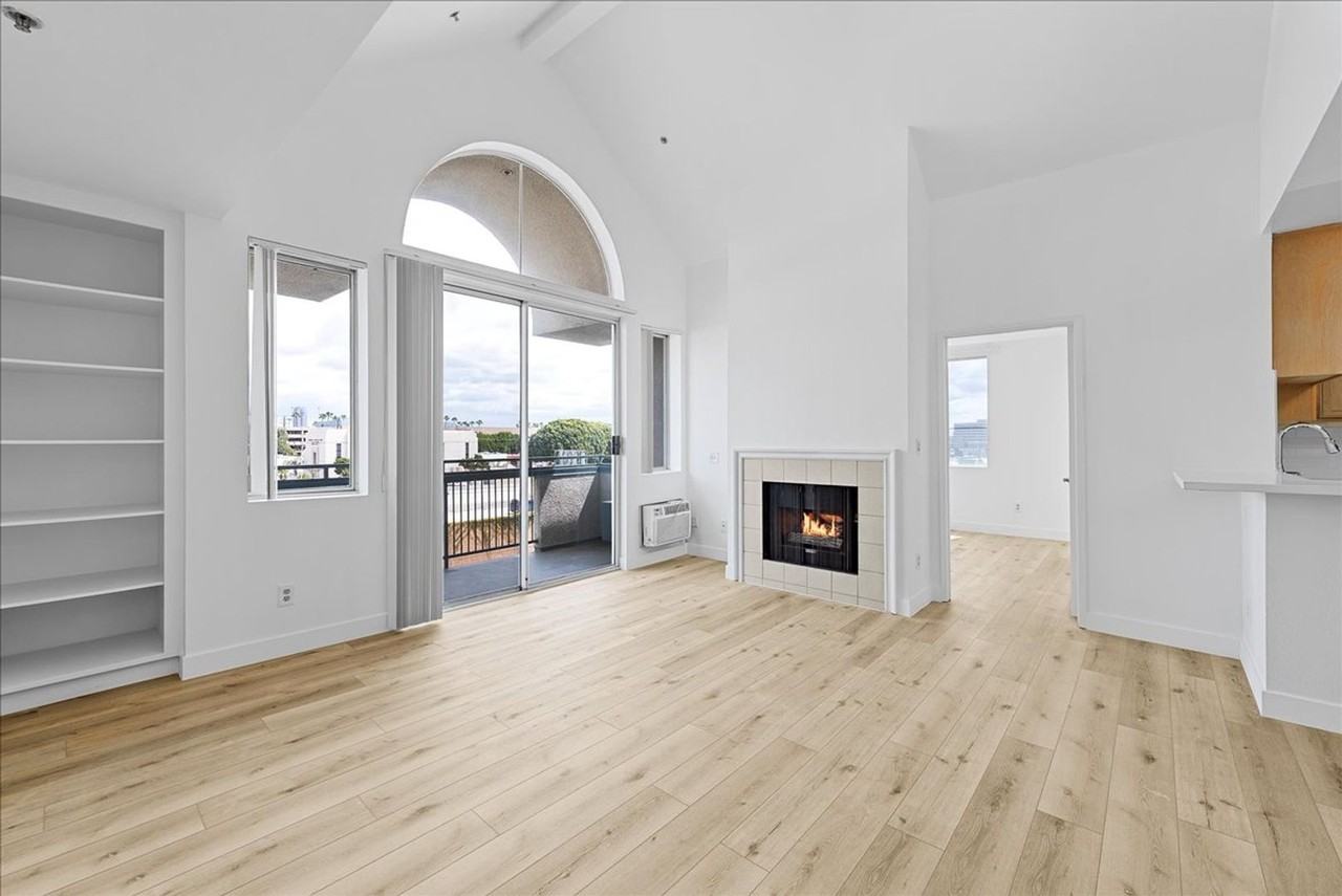 1785 Beloit Ave - Photo 4 of 39
