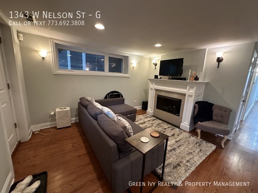 1343 W Nelson St #G - Photo 2 of 14
