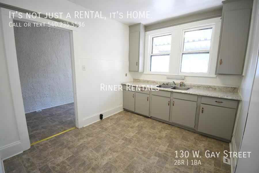 130 W Gay St - Photo 3 of 10