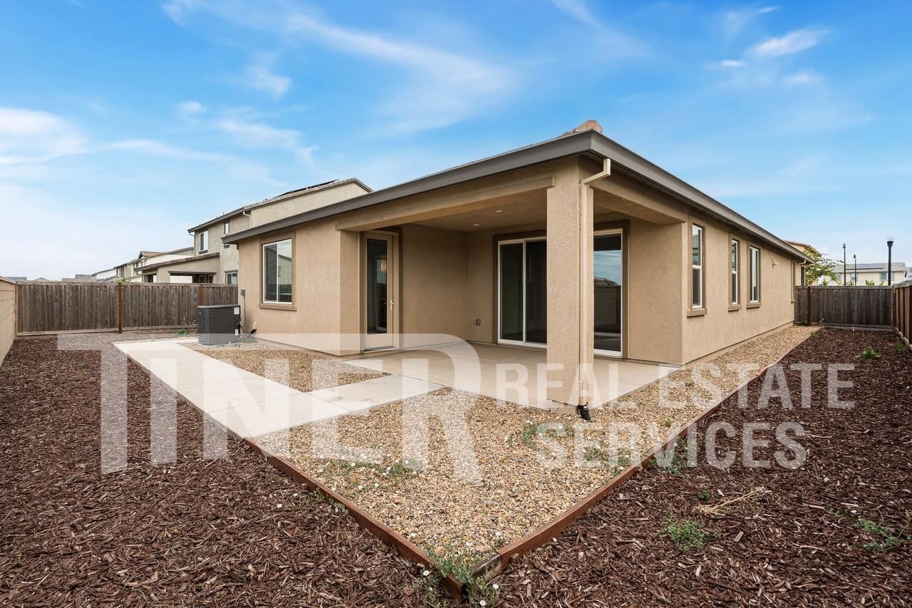 8112 Joecy Way - Photo 4 of 26