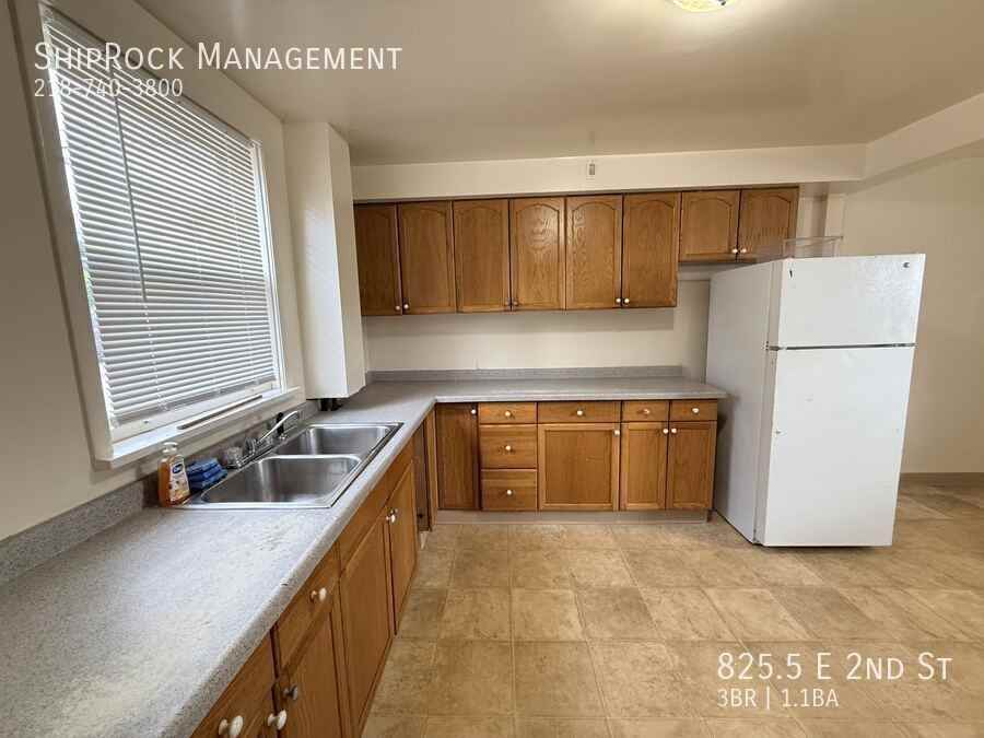 E 2nd St - Photo 2 of 17