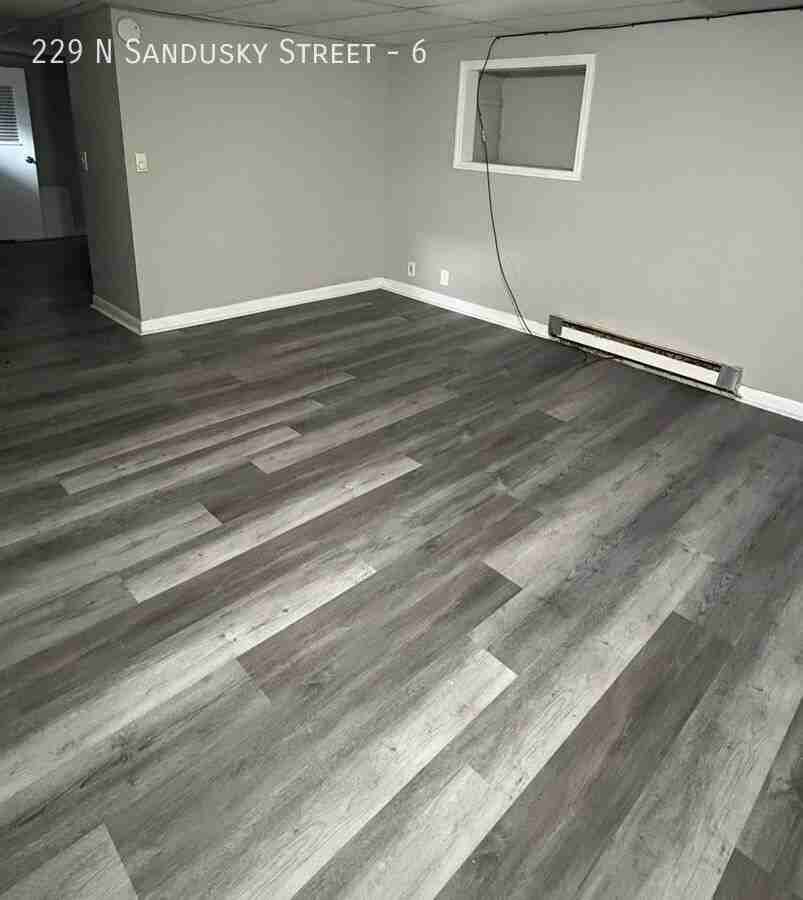 229 N Sandusky St #6 - Photo 5 of 16