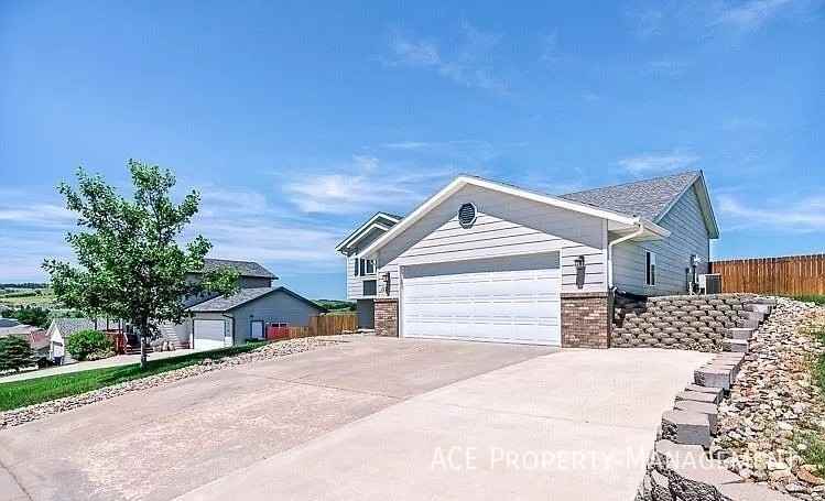 112 Viking Dr - Photo 4 of 12