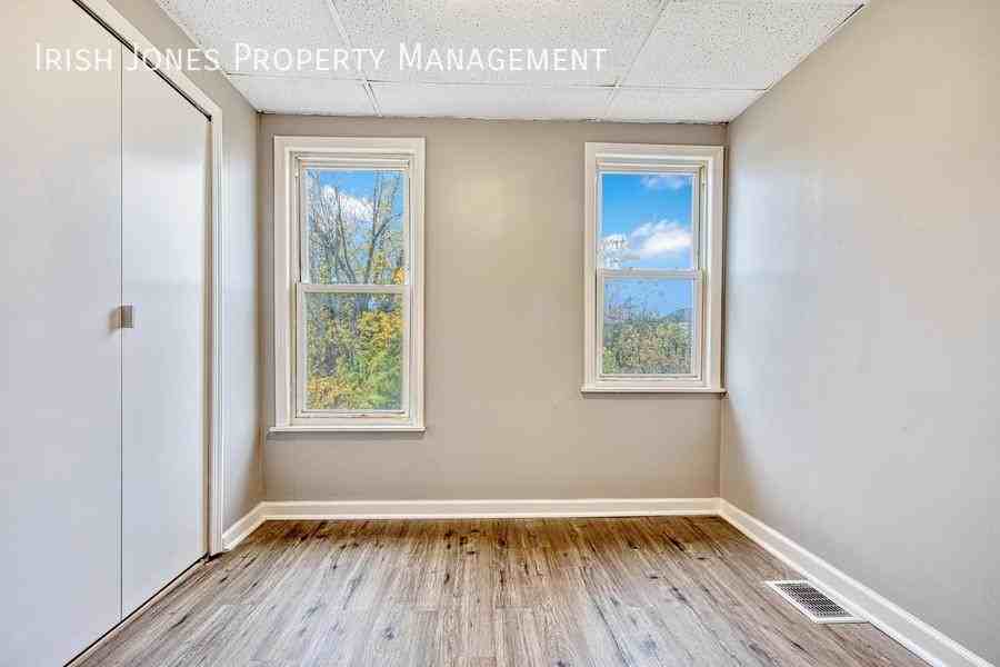 19 Hinman Ave #2 - Photo 6 of 17