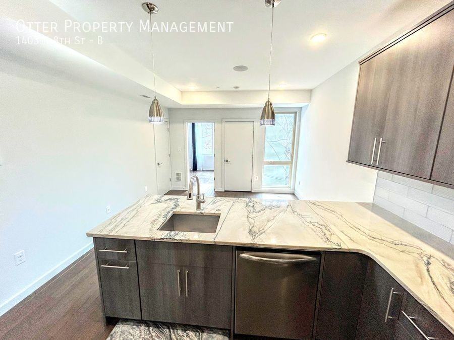 1403 N 8th St #B - Photo 6 of 22