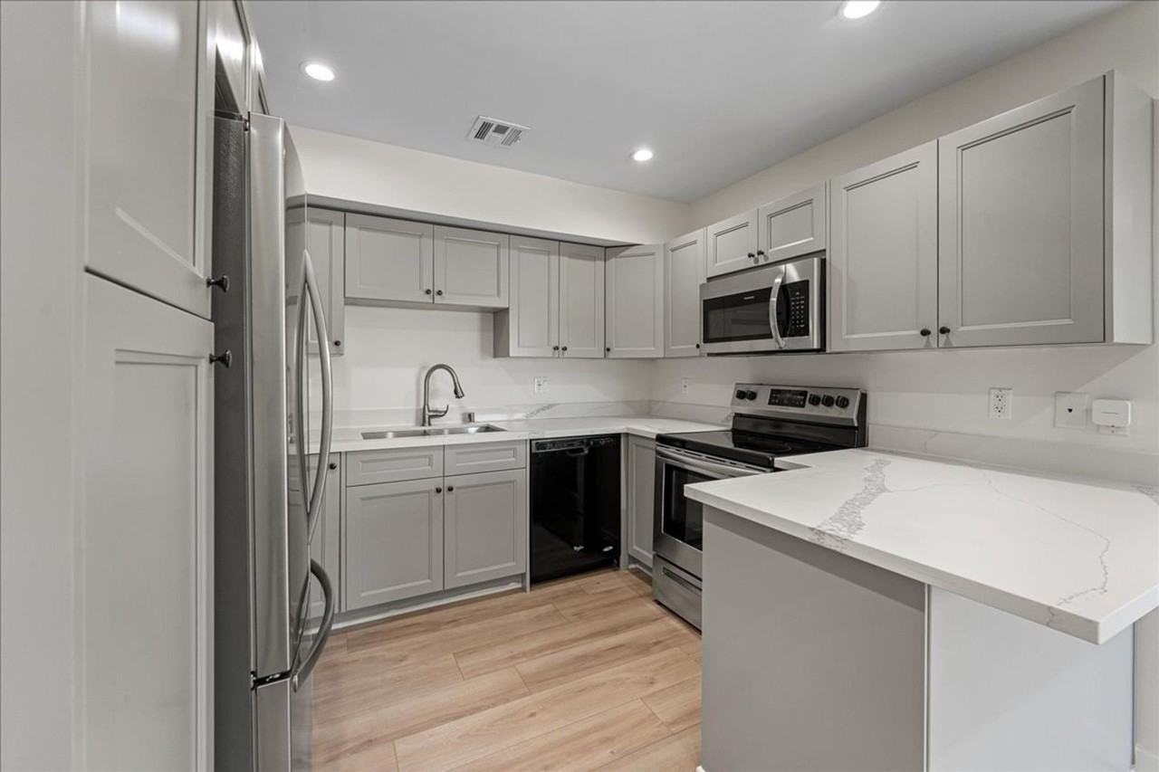 17424 Burbank Blvd #205 - Photo 2 of 25