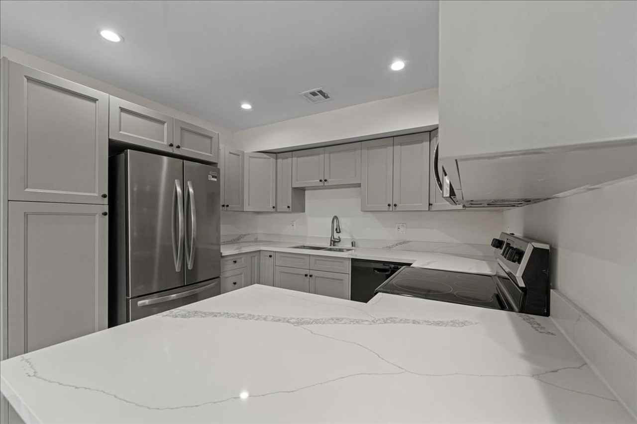17424 Burbank Blvd #205 - Photo 4 of 25