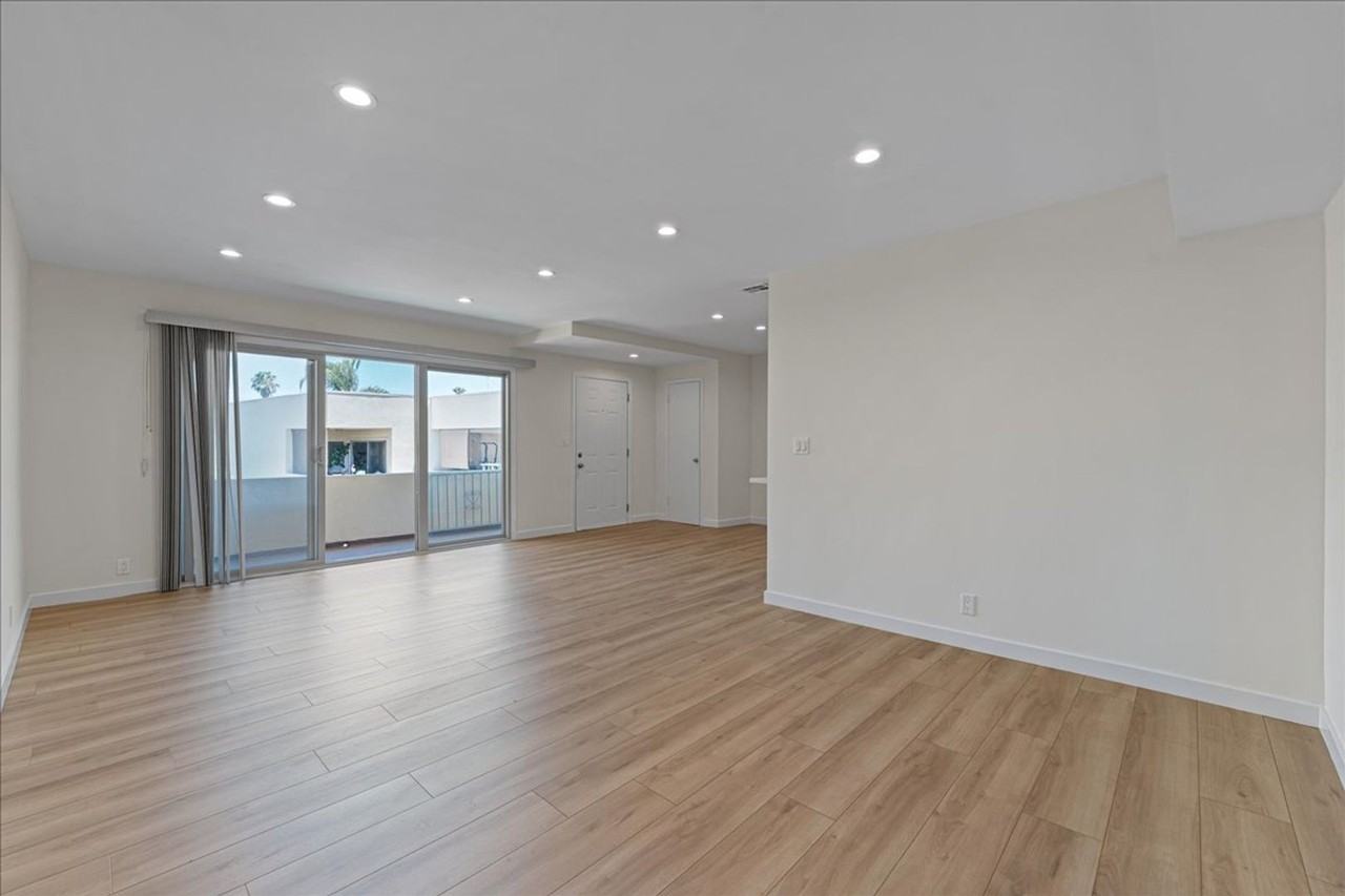 17424 Burbank Blvd #205 - Photo 5 of 25