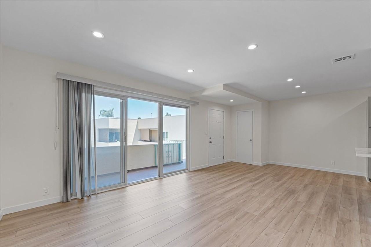 17424 Burbank Blvd #205 - Photo 6 of 25