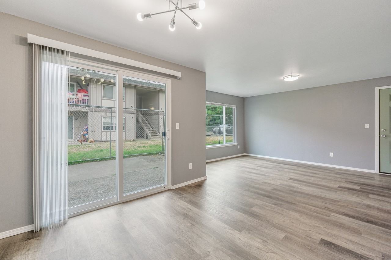 4028 S Lawrence St #F - Photo 4 of 16