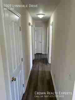 1009 Lynndale Dr - Photo 7 of 11