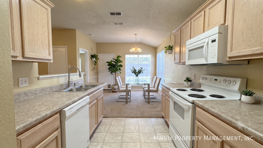 7514 Paris Ave - Photo 2 of 33