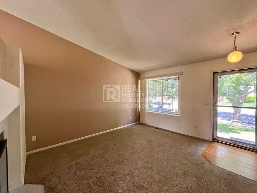 5934 Fossil Dr - Photo 4 of 12