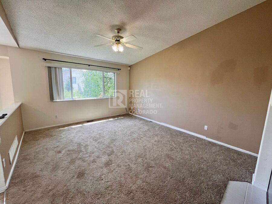 5934 Fossil Dr - Photo 5 of 12