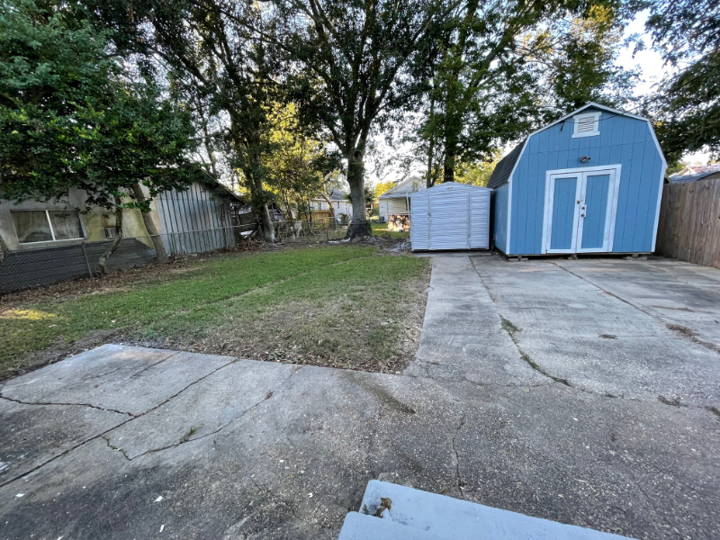 305 Terrebonne St - Photo 4 of 22