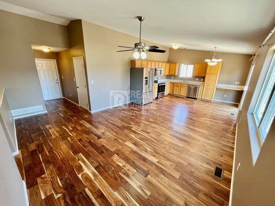 1574 S Growers Dr - Photo 3 of 21