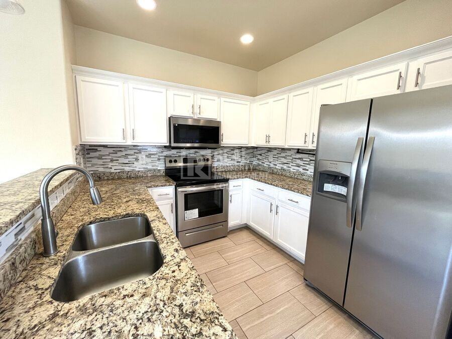 4983 Dovetail Ln - Photo 5 of 15