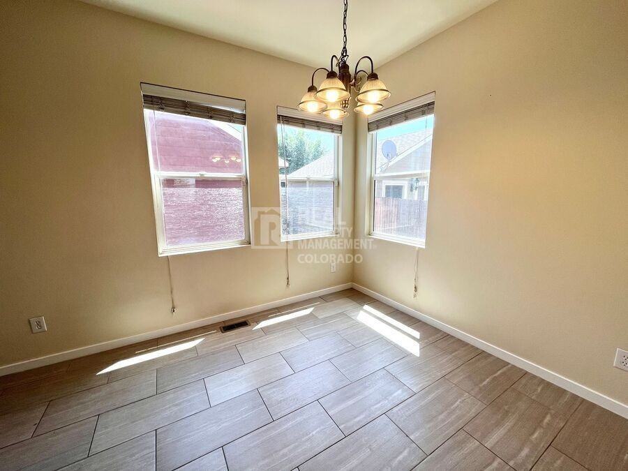 4983 Dovetail Ln - Photo 6 of 15